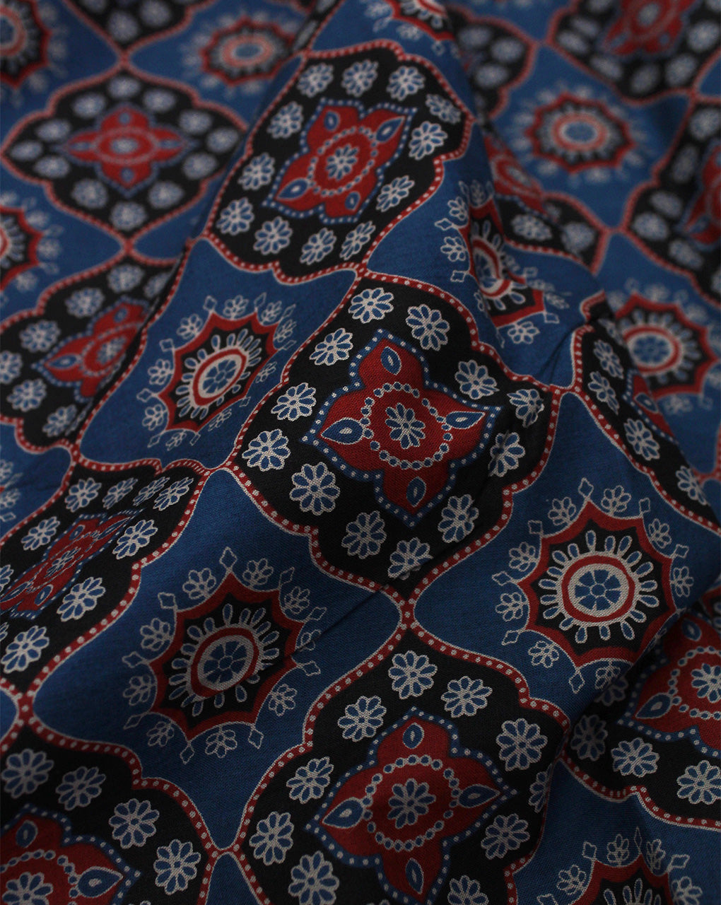 MULTICOLOR ABSTRACT DESIGN COTTON PRINTED FABRIC