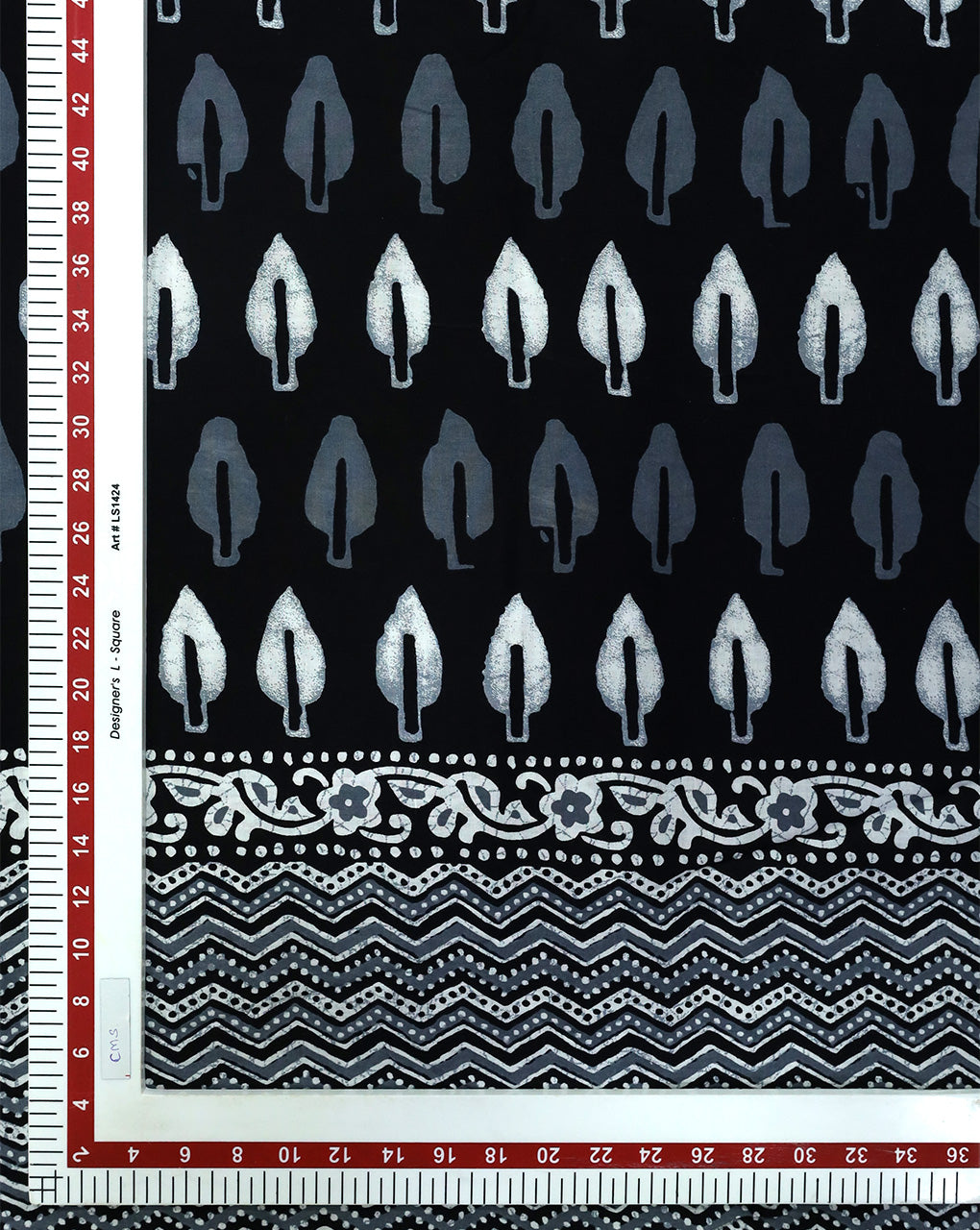 BLACK & WHITE ABSTRACT DESIGN COTTON PRINTED FABRIC