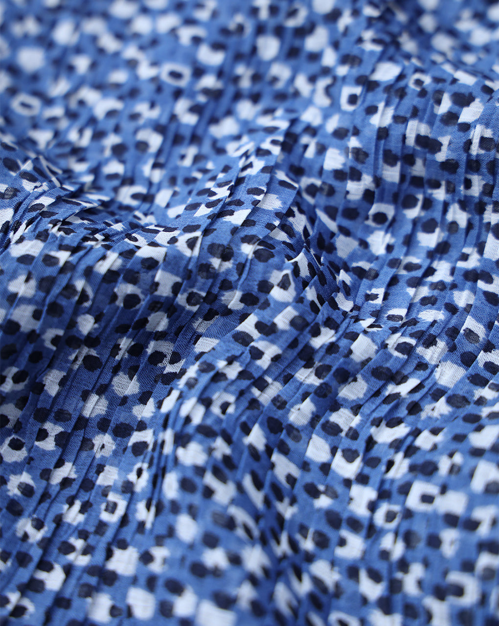 MULTICOLOR POLYESTER PLEATED FABRIC