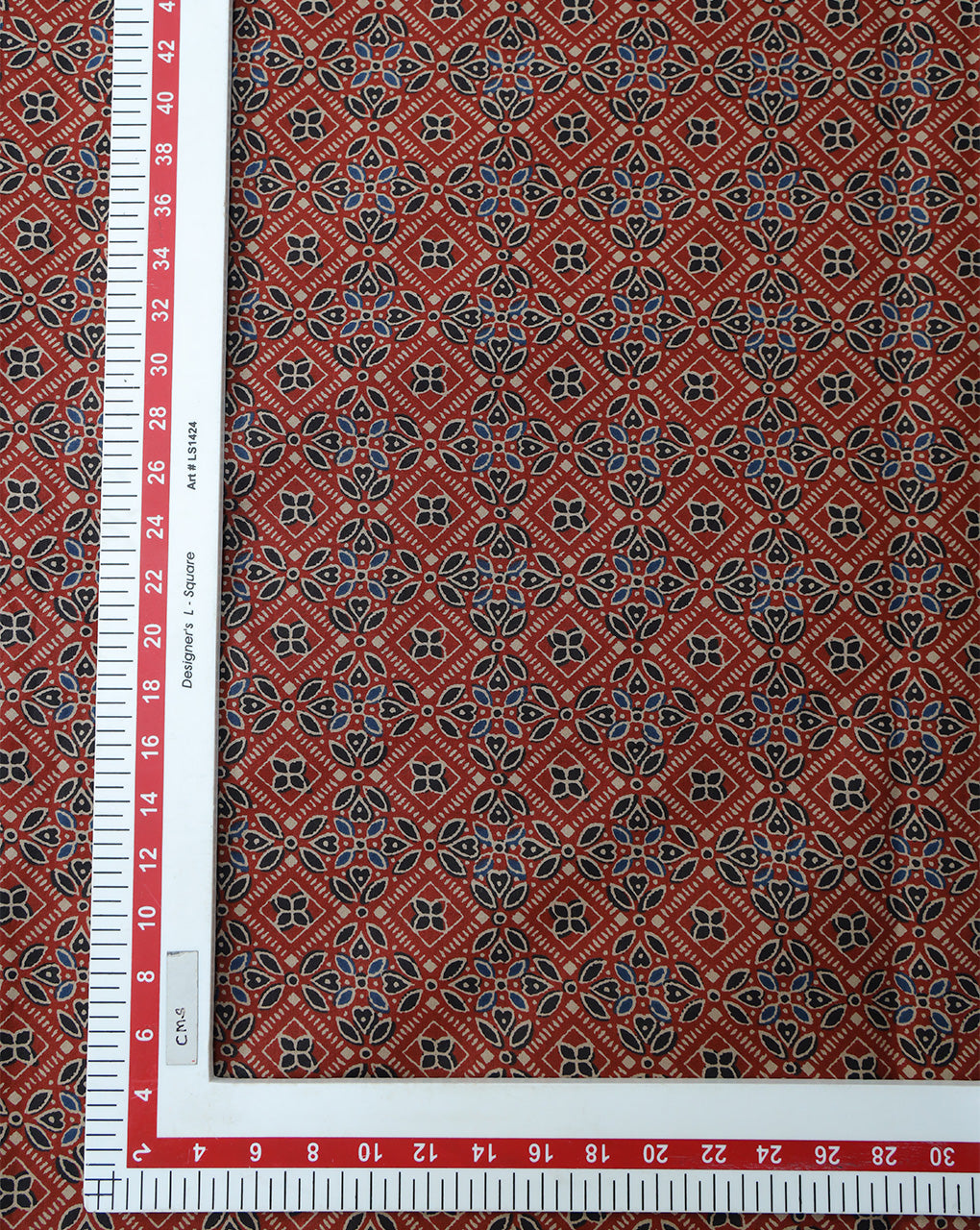 MULTICOLOR ABSTRACT DESIGN COTTON PRINTED FABRIC
