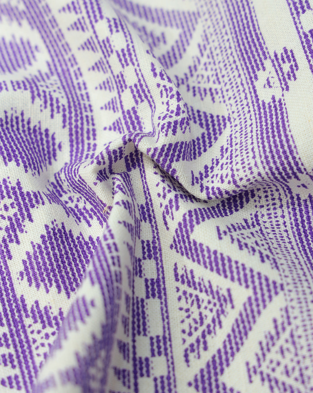 WHITE AND BLUE ABSTRACT DESIGN COTTON LINEN PRINTED FABRIC