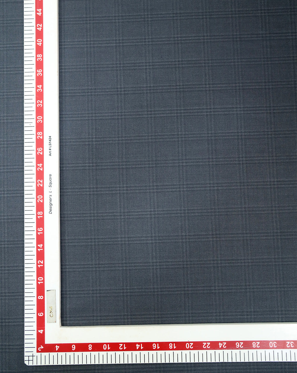 CHECKS PATTERN SUITING FABRIC (WIDTH-58 INCHES)
