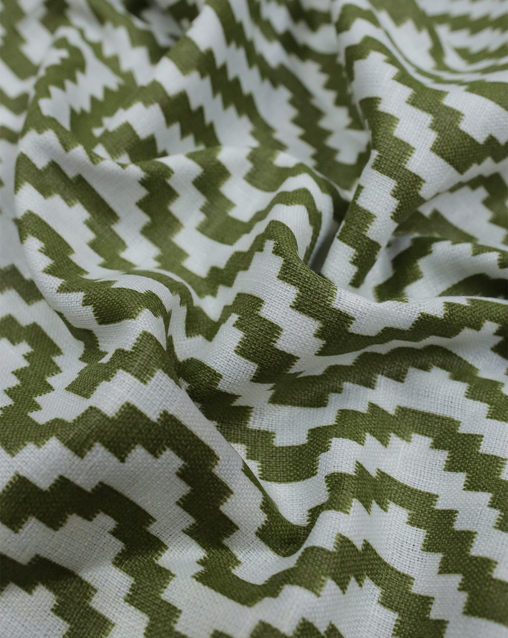 GREEN & WHITE ZIGZAG DESIGN PRINTED POLYESTER SPUN FABRIC