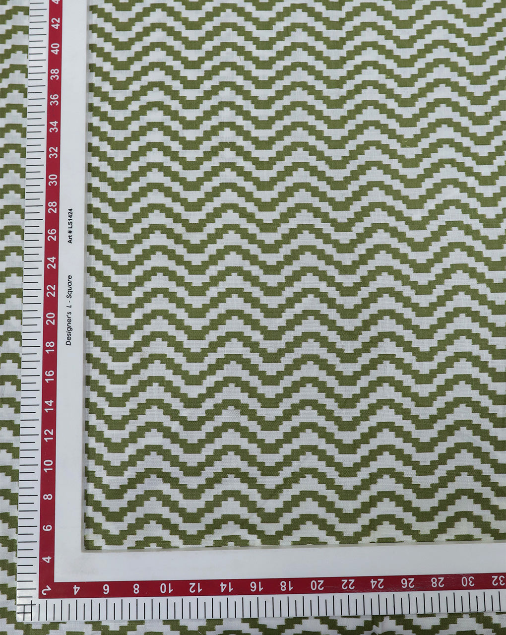 GREEN & WHITE ZIGZAG DESIGN PRINTED POLYESTER SPUN FABRIC