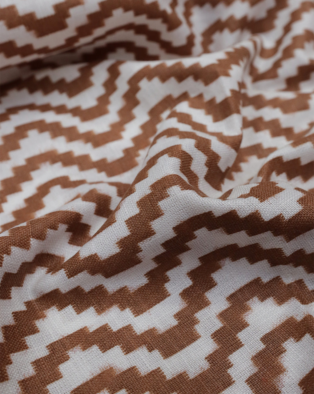 WHITE & BROWN ZIGZAG DESIGN PRINTED POLYESTER SPUN FABRIC