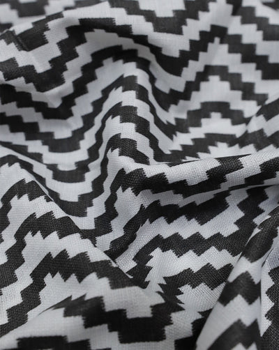 BLACK & WHITE ZIGZAG DESIGN PRINTED POLYESTER SPUN FABRIC