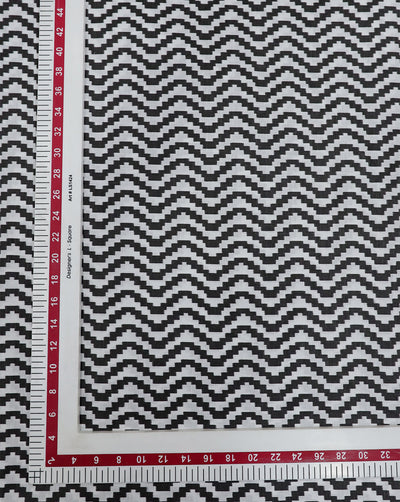 BLACK & WHITE ZIGZAG DESIGN PRINTED POLYESTER SPUN FABRIC