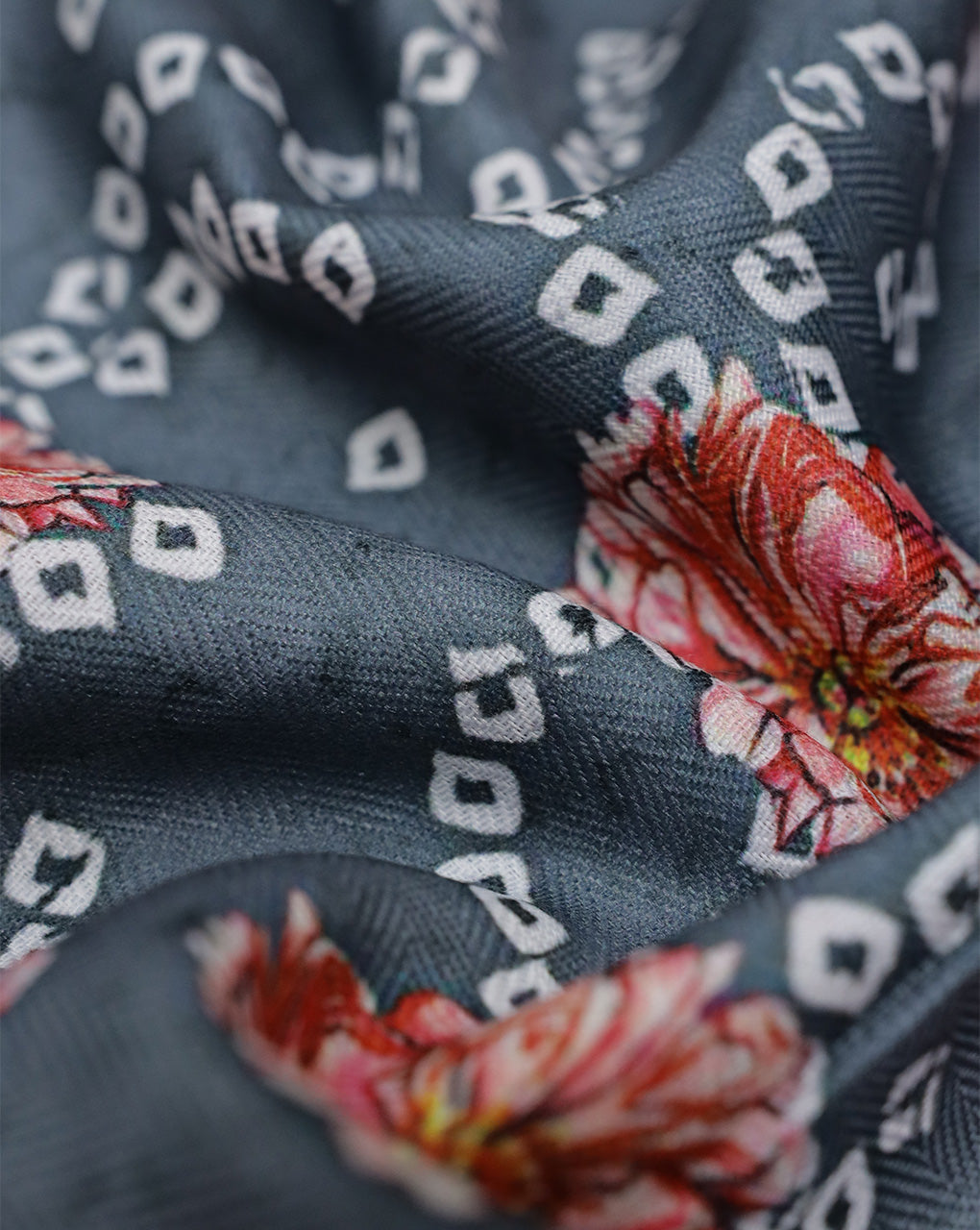 FLORAL DESIGN PRINTED POLYESTER SPUN FABRIC