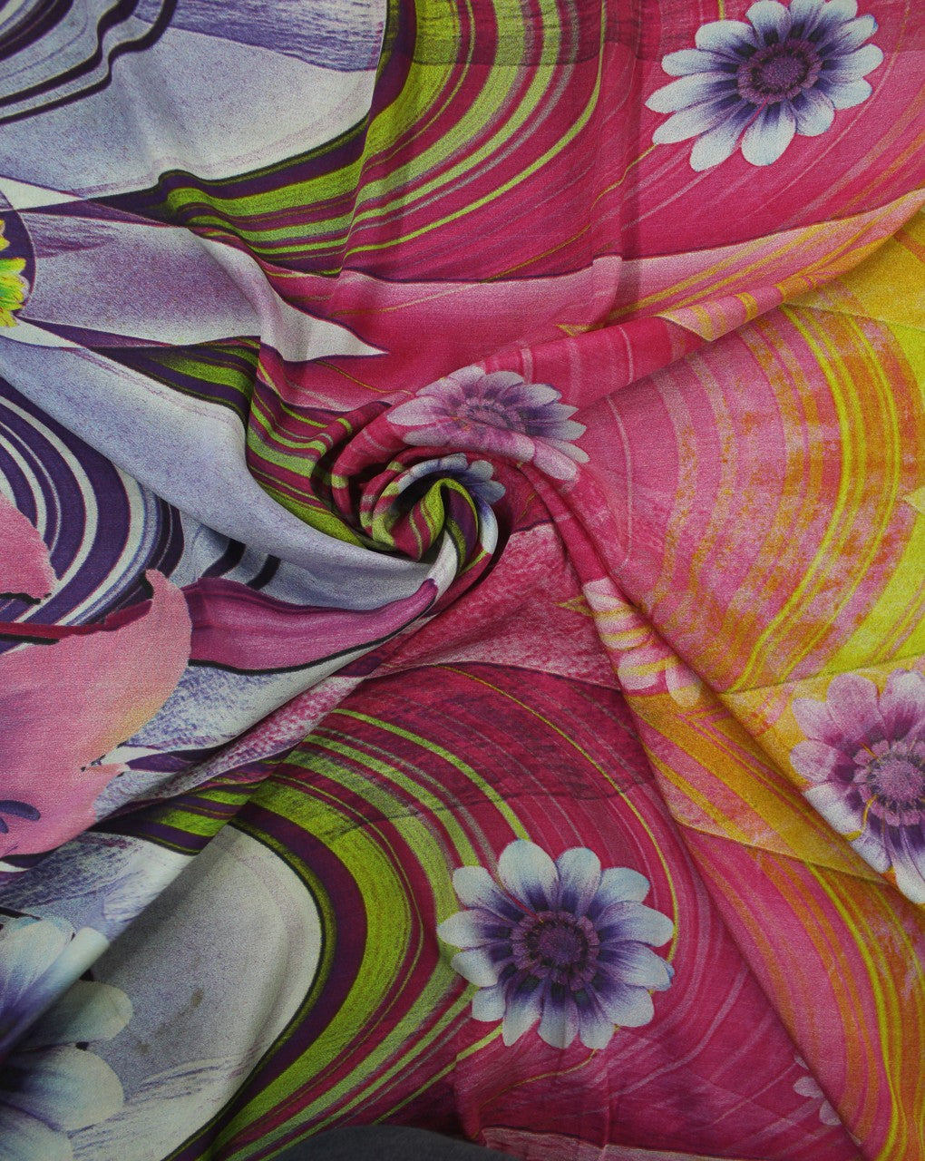 Multicolor Floral Design Polyester Crepe Digital Printed Fabric