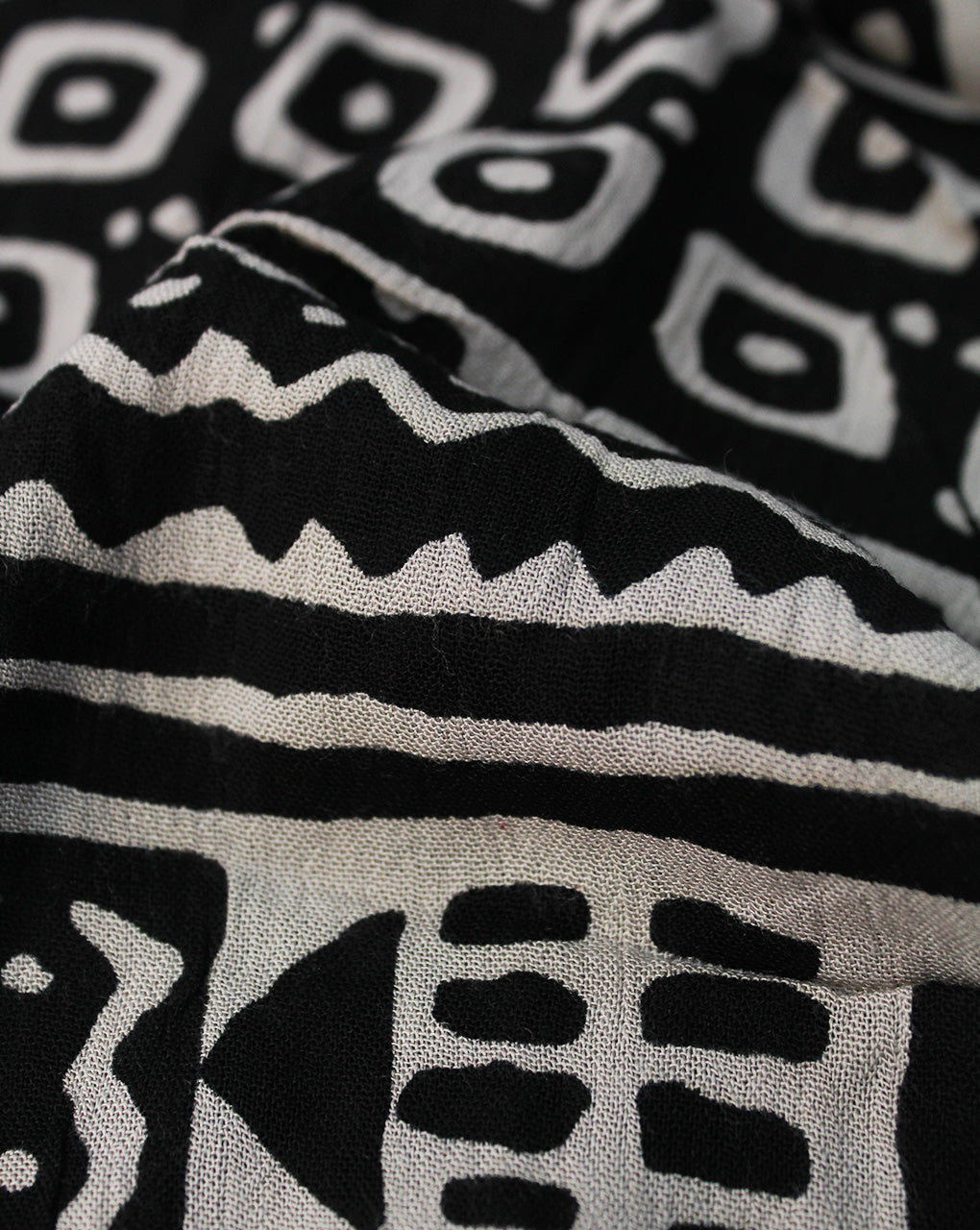 BEIGE & BLACK ABSTRACT DESIGN RAYON CREPE PRINTED FABRIC