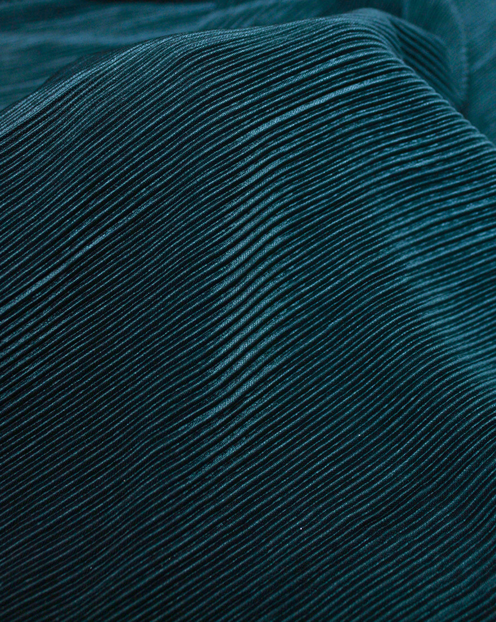 BLACK OMBRE PATTERN POLYESTER PLEATED FABRIC