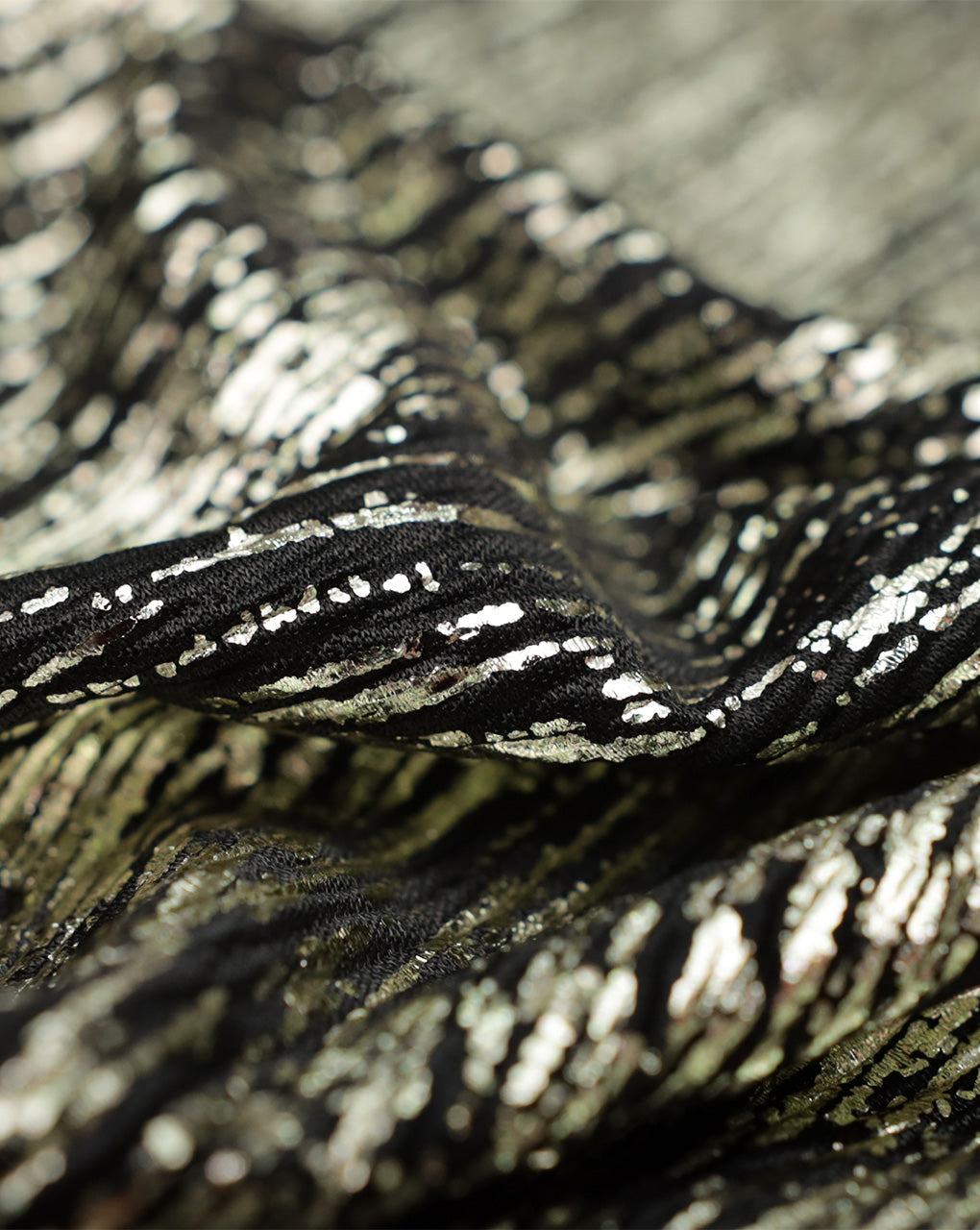 POLYESTER FOIL PRINTED FABRIC ( WIDTH 58 INCHES )