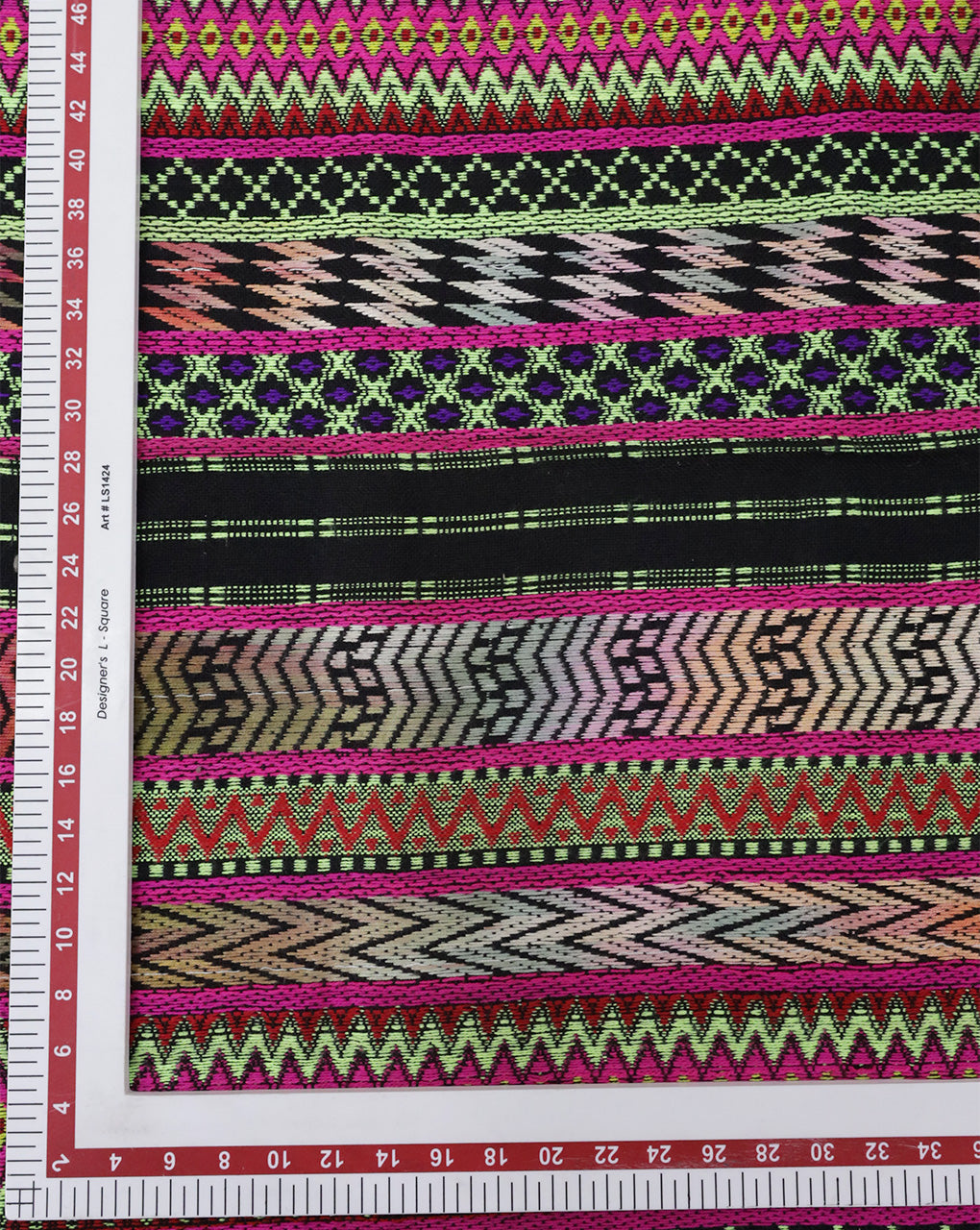 MULTICOLOR ABSTRACT DESIGN COTTON ACRYLIC JACQUARD FABRIC
